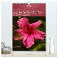 Zarte Schönheiten - Feine Hibiskusblüten (hochwertiger Premium Wandkalender 2024 DIN A2 hoch), Kunstdruck in Hochglanz - Bianca Schumann